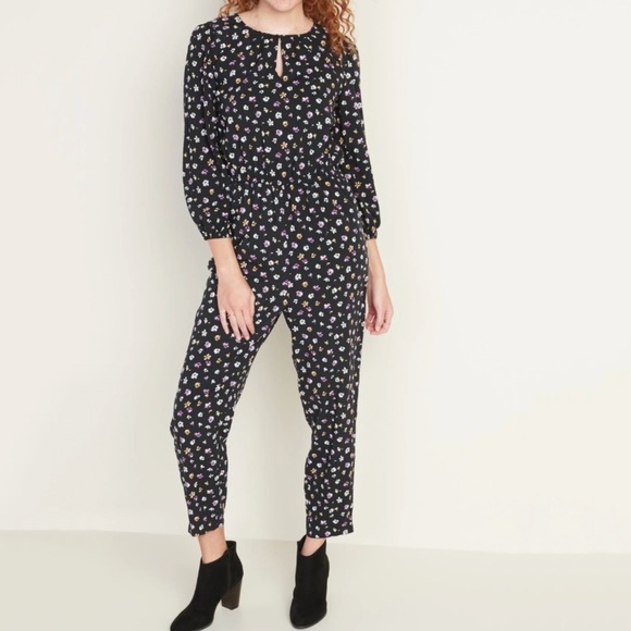NWT Old Navy Waist Defined Keyhole Long Sleeve Floral Jumpsuit - Picture 1 of 6